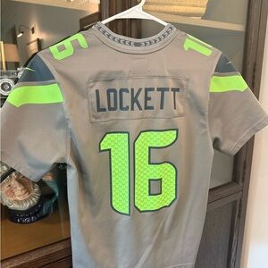 NFL Nike Lockett jersey Seattle Seahawks youth large !